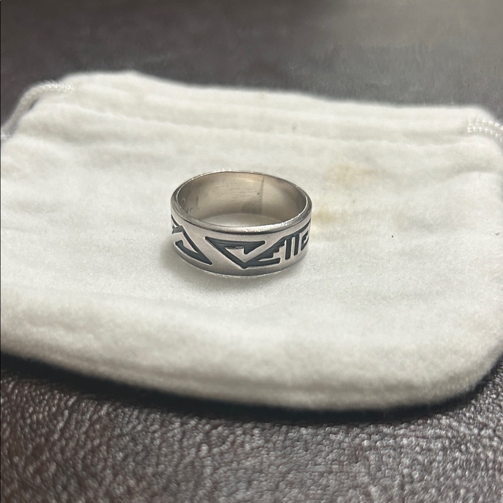 Silver Geometric Pattern Ring
